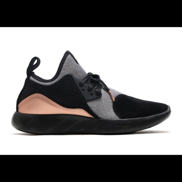 le scarpe nike rari lunarcharge premio poshmark le scarpe nike rari lunarcharge premio poshmark